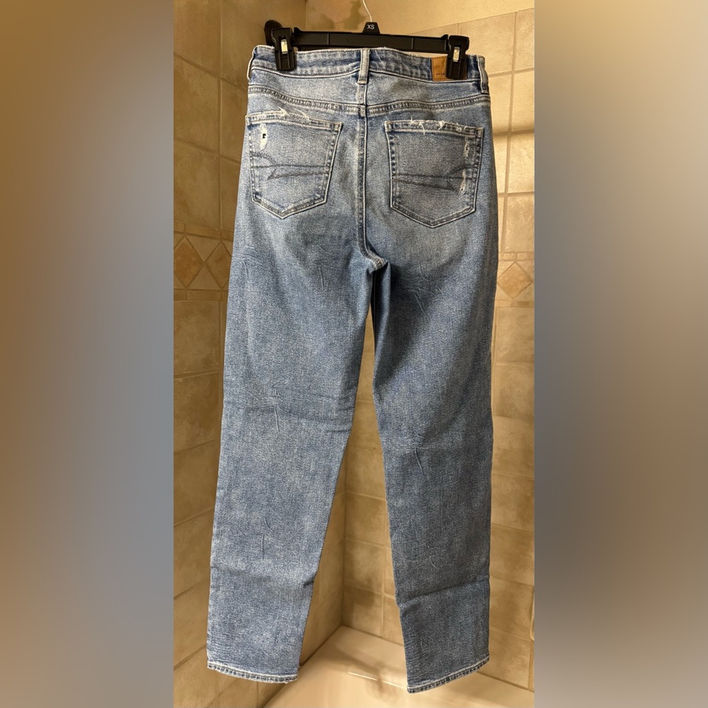 American Eagle Outfitters Distressed Mom Straight Jeans Women’s Size 6R (6XL) - Picture 3 of 13